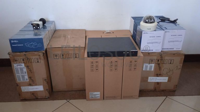 Câmeras de vigilância  + Equipamentos de vigilância  + Equipamentos de vigilância  + Equipamentos de vigilância  + Equipamentos de vigilância  + Equipamentos de vigilância  ·