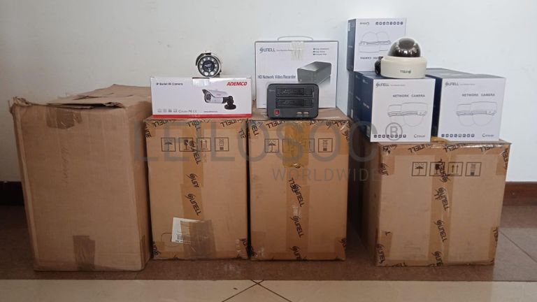 Câmeras de vigilância  + Equipamentos de vigilância  + Equipamentos de vigilância  + Equipamentos de vigilância  + Equipamentos de vigilância  + Equipamentos de vigilância  ·