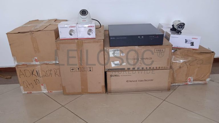 Câmeras de vigilância  + Equipamentos de vigilância  + Equipamentos de vigilância  + Equipamentos de vigilância  + Equipamentos de vigilância  + Equipamentos de vigilância  ·