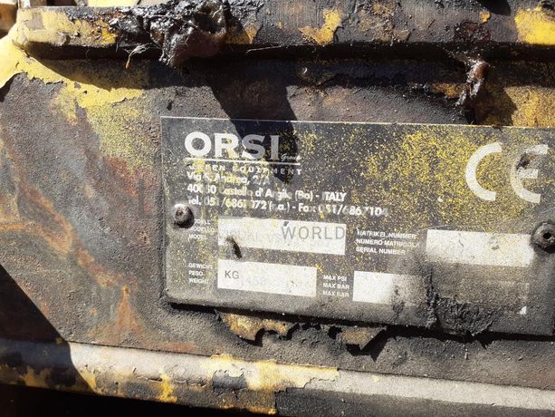 Trator Agrícola com Limpa Bermas