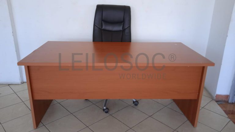 Mobiliário de escritório ·