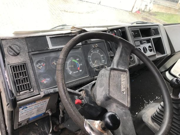 Volvo FL6 Basculante e Grua · Ano 1997