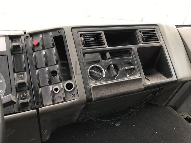 Volvo FL6 Basculante e Grua · Ano 1997