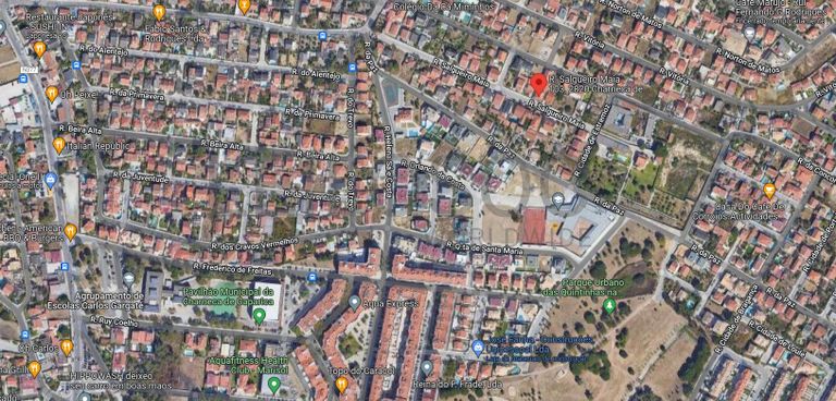 Moradia V3 c/ 2 Lugares de Garagem · Charneca da Caparica, Almada