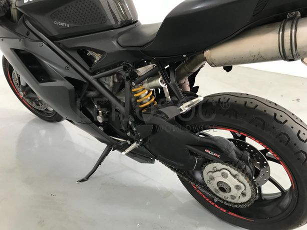 Motociclo Ducati 848 EVO · Ano 2011