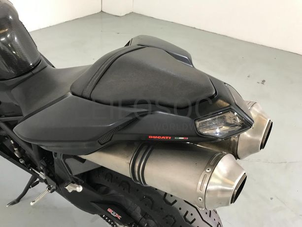 Motociclo Ducati 848 EVO · Ano 2011