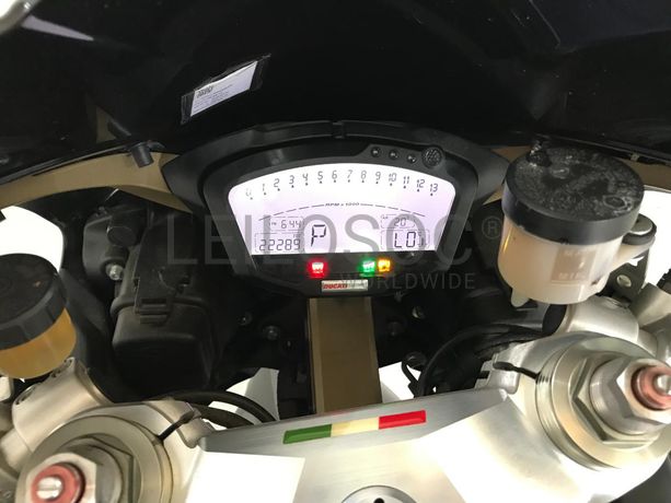 Motociclo Ducati 848 EVO · Ano 2011