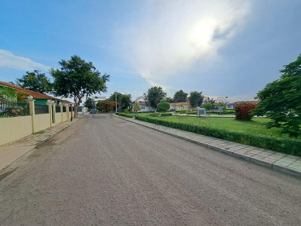 LOTE ÚNICO - 04 MORADIAS – VIANA, LUANDA
