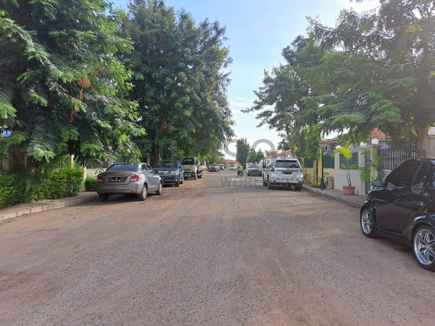 LOTE ÚNICO - 04 MORADIAS – VIANA, LUANDA