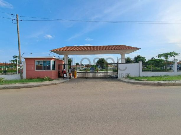 LOTE ÚNICO - 04 MORADIAS – VIANA, LUANDA