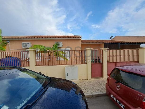 LOTE ÚNICO - 04 MORADIAS – VIANA, LUANDA