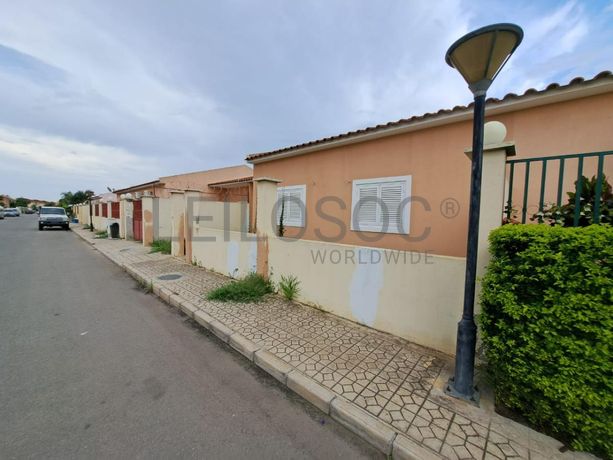 LOTE ÚNICO - 04 MORADIAS – VIANA, LUANDA