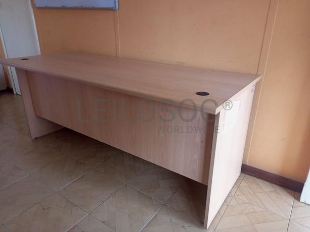 Mobiliário de escritório ·