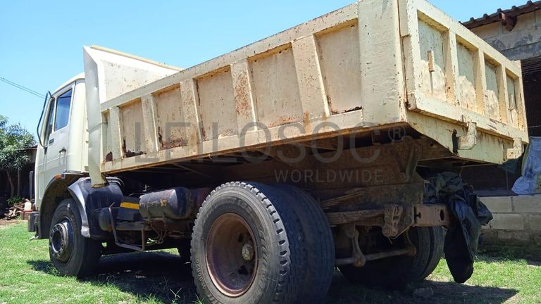 Camião basculante Mercedes benz