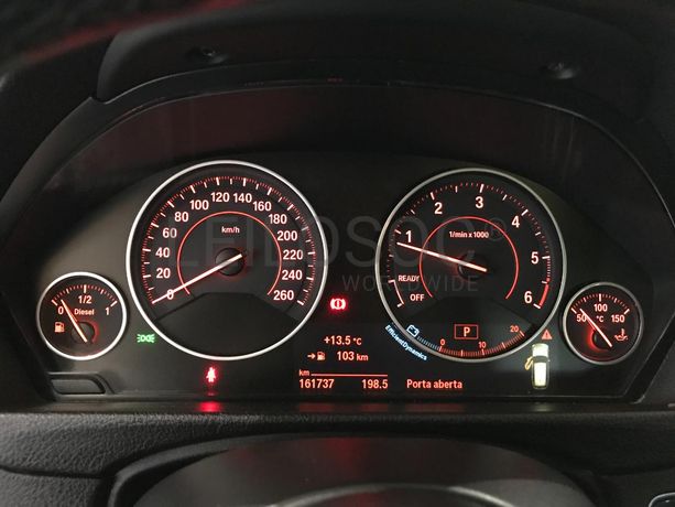 BMW 318 D Touring · Ano 2015