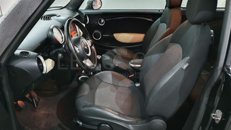 Mini Cooper 1.6D · Ano 2010