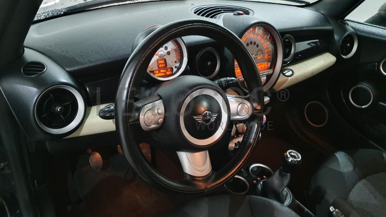 Mini Cooper 1.6D · Ano 2010