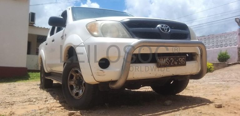 Toyota Hilux ·