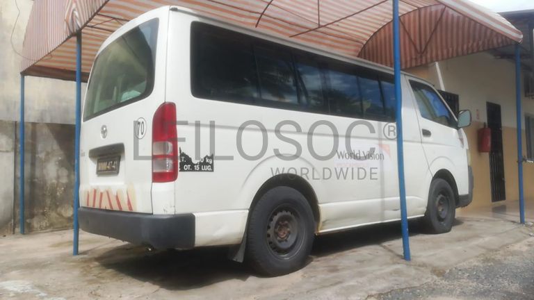 Minibus  de marca Toyota Hiace ·