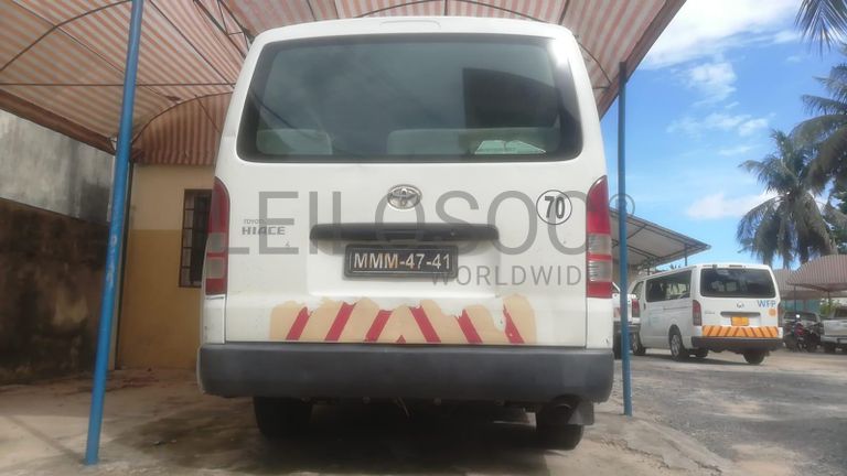 Minibus  de marca Toyota Hiace ·