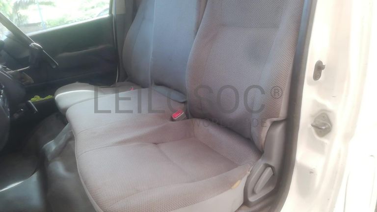 Minibus  de marca Toyota Hiace ·