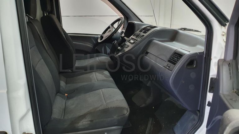 Mercedes-Benz Vito 2.2 · Ano 2002