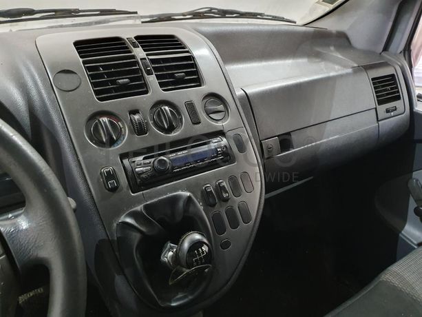 Mercedes-Benz Vito 2.2 · Ano 2002