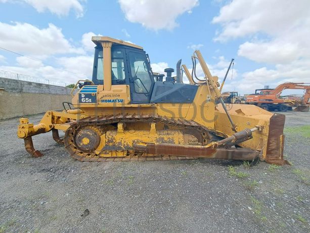 Bulldozer (20 T) KOMATSU D65E-12
