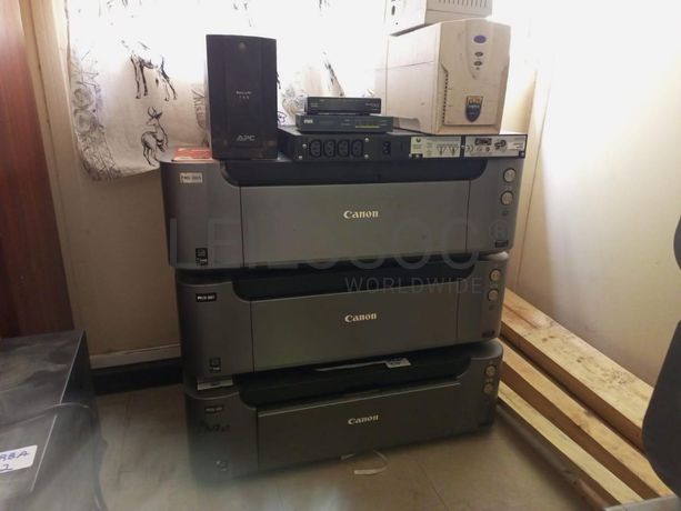 Material Informático ·