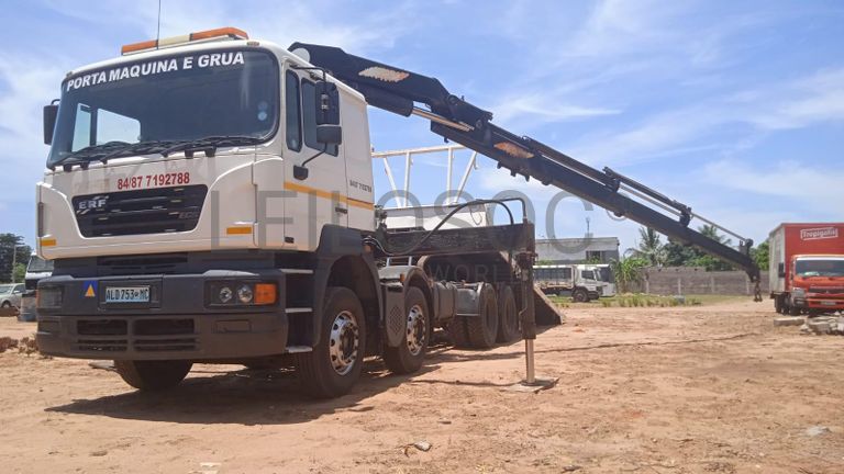 Camião Grua ERF ·