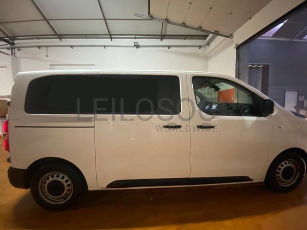 Opel Vívaro 1.5 CDTI · Ano 2021