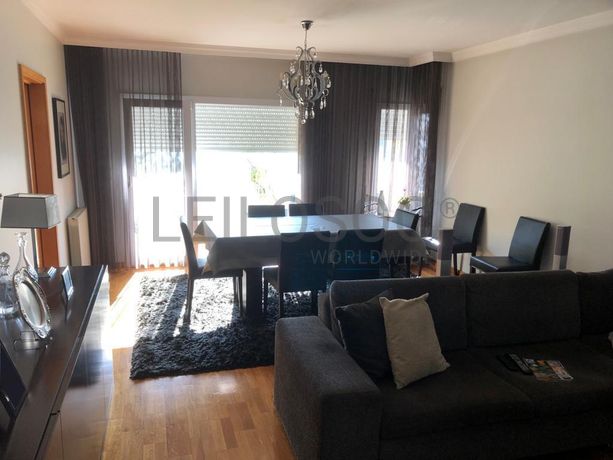 Apartamento T3 com Garagem  · Vila Nova de Gaia