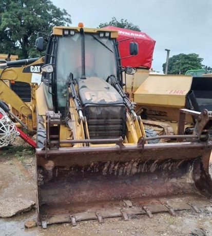 Retroescavadora CATERPILLAR 428 E,
