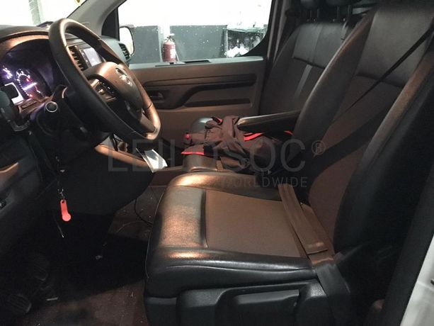 Opel Vivaro 1.5 CDTI · Ano 2021