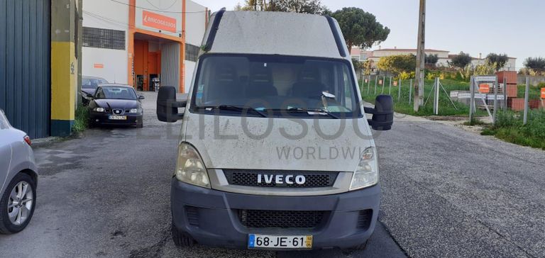 Iveco Daily 3551 TV · Ano 2010