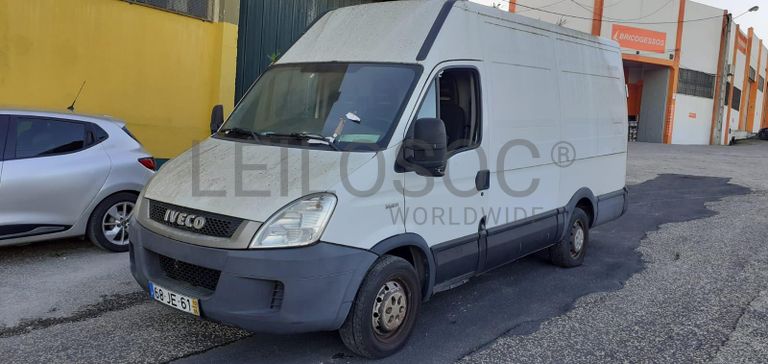 Iveco Daily 3551 TV · Ano 2010