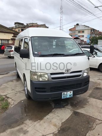Toyota Hiace Van ·