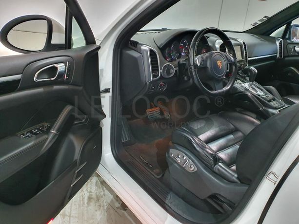 Porsche Cayenne 3.0D · Ano 2013