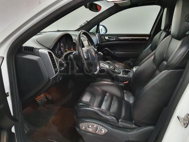 Porsche Cayenne 3.0D · Ano 2013