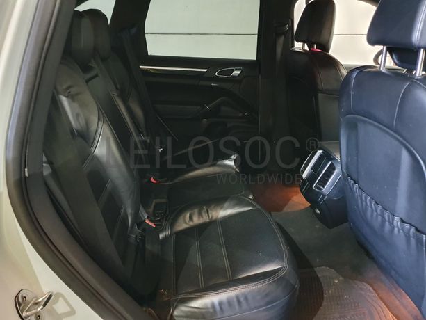Porsche Cayenne 3.0D · Ano 2013