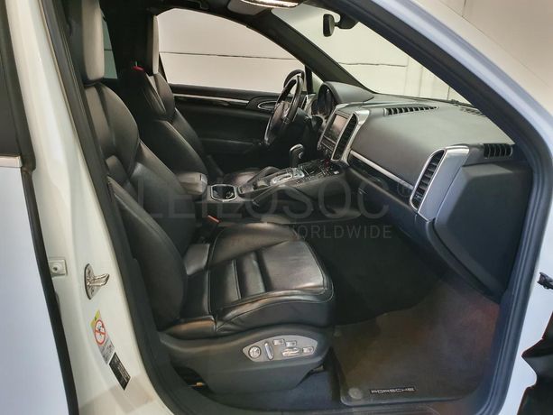 Porsche Cayenne 3.0D · Ano 2013