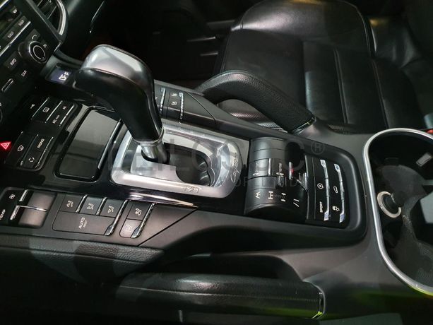 Porsche Cayenne 3.0D · Ano 2013