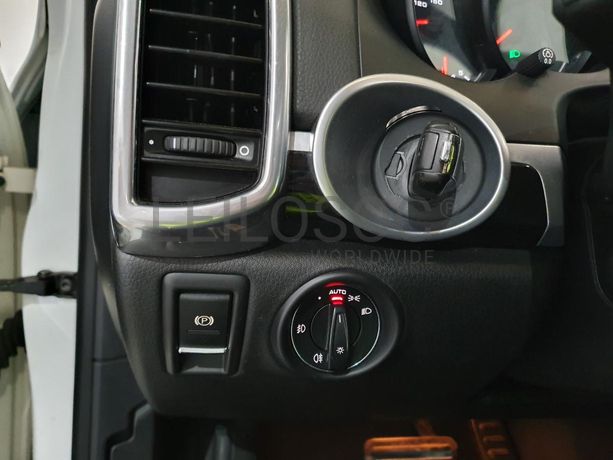 Porsche Cayenne 3.0D · Ano 2013