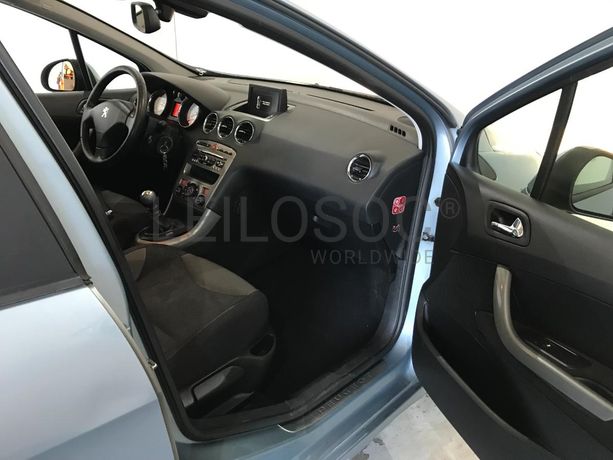 Peugeot 308 1.6 HDI · Ano 2013