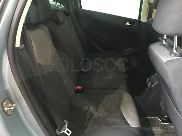 Peugeot 308 1.6 HDI · Ano 2013