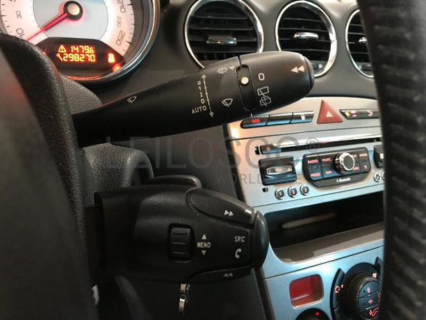 Peugeot 308 1.6 HDI · Ano 2013