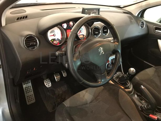 Peugeot 308 1.6 HDI · Ano 2013