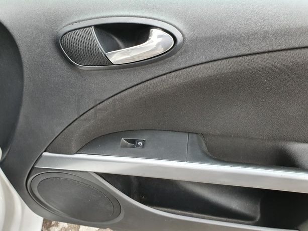 Seat Leon 1.9 TDI · Ano 2010