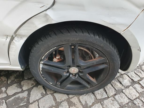 Seat Leon 1.9 TDI · Ano 2010