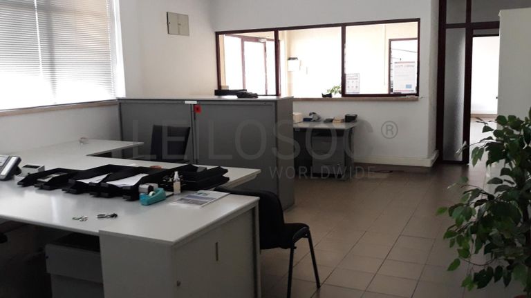 Armazém Industrial · Marinha Grande